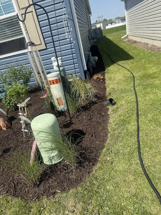 Lindsey The Lawn Lady Picture 3