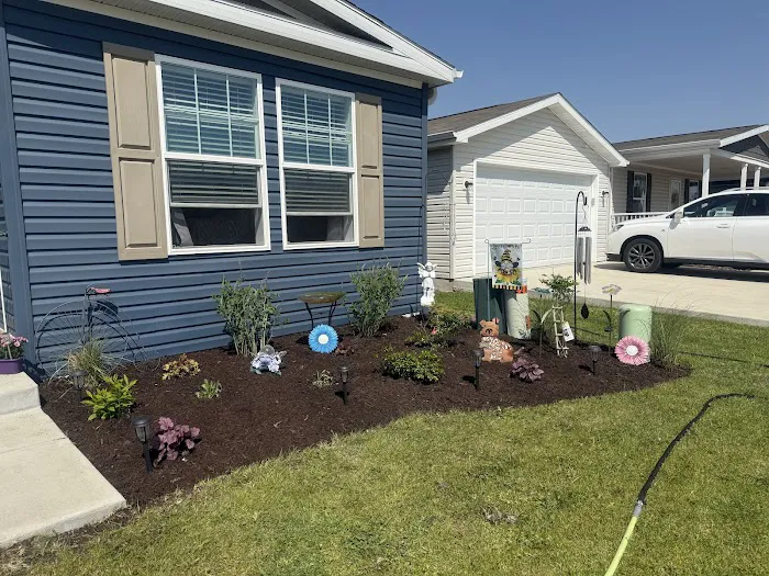 Lindsey The Lawn Lady Picture 1