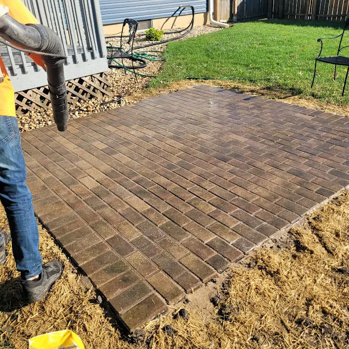 Lakeside Landscapes and Lawn Care Picture 4