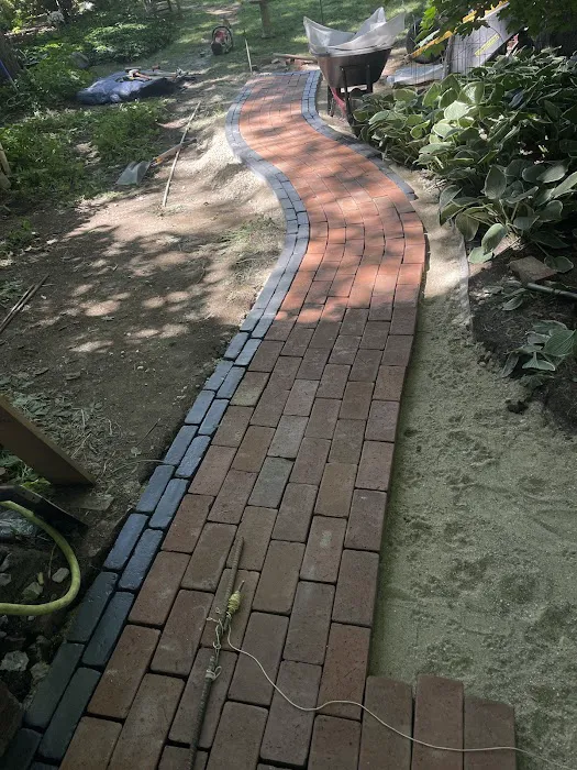 The Best Gardens Landscaping Inc. Picture 2