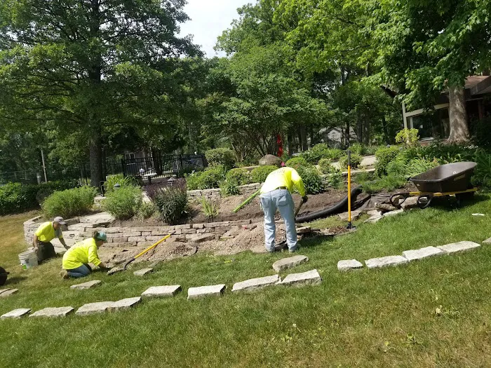 The Best Gardens Landscaping Inc. Picture 4