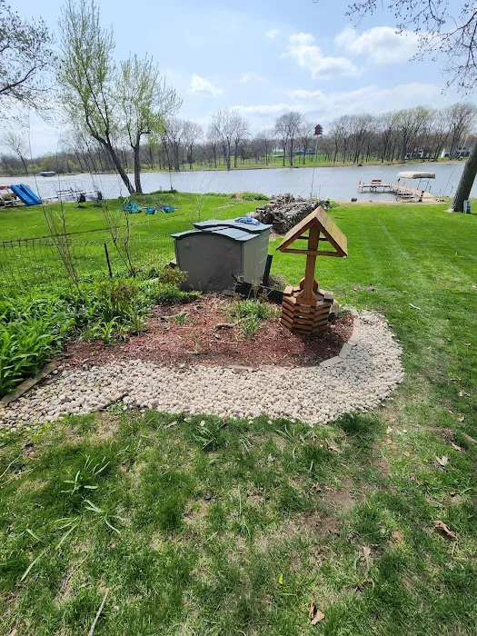 The Grounds Guys Of McHenry Picture 2