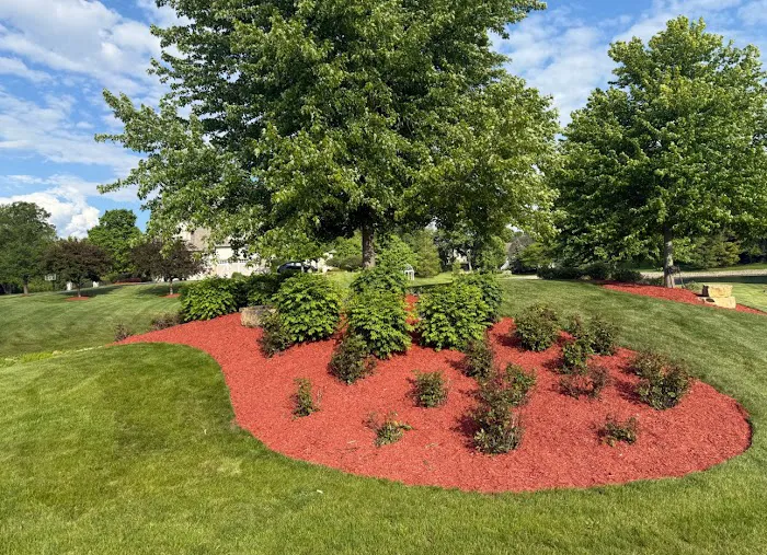 The Grounds Guys Of McHenry Picture 1