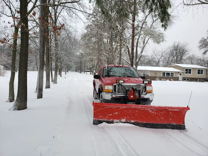 Chepe Landscaping and Snow Removal Picture 5