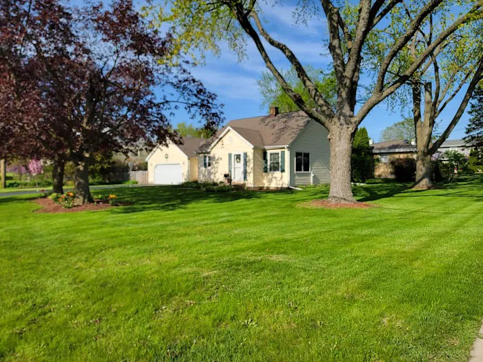 Luis Lawn Care Inc. Picture 10