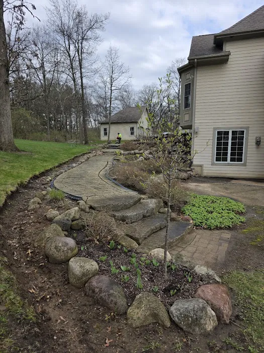 Martin's Landscaping & Tree service Picture 4
