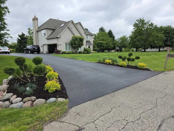 Martin's Landscaping & Tree service Picture 3