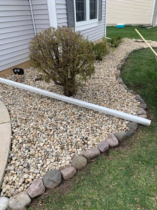 Verdes Landscaping Picture 10