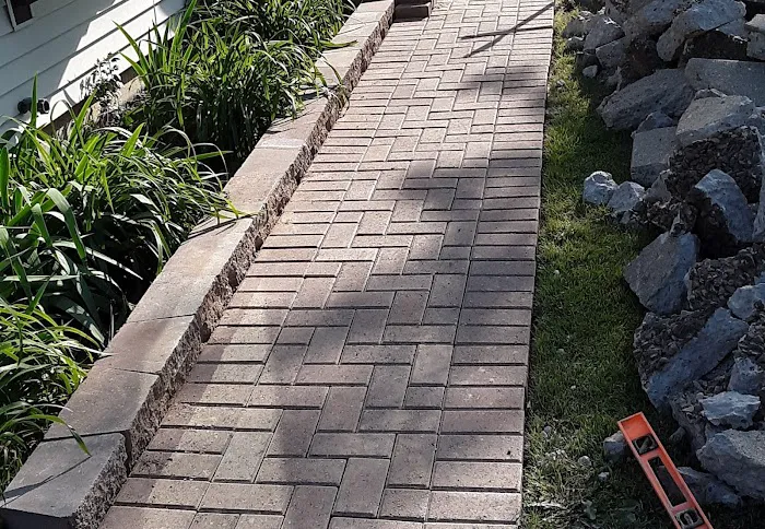 SORIA LANDSCAPING Picture 4