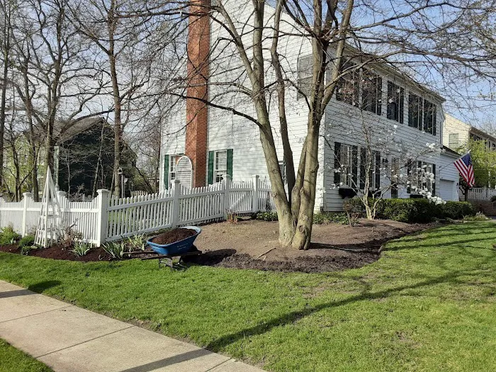 Acosta & Son's Lawn & Garden Maintenance LLC Picture 10