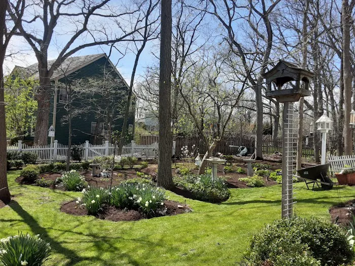 Acosta & Son's Lawn & Garden Maintenance LLC Picture 9