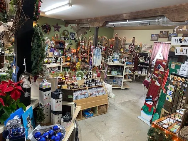 T & R Garden Center and Gift Shop Picture 2