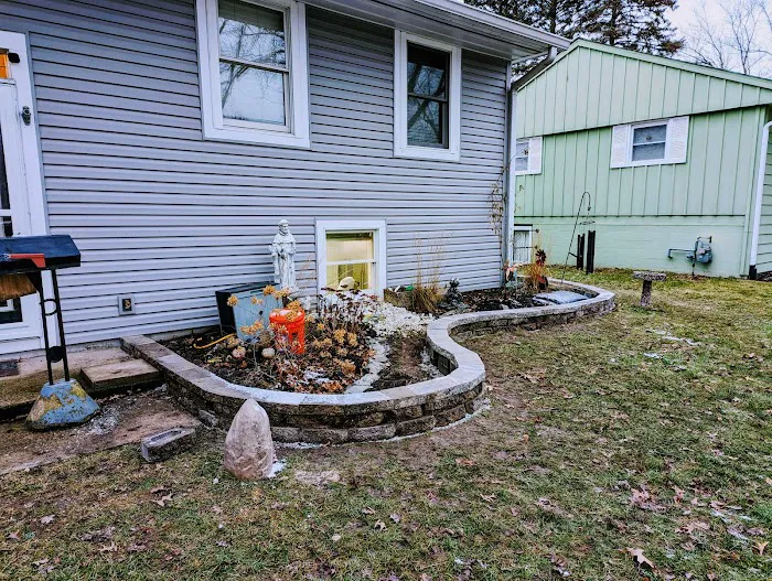 Ivy Rose Lawns Picture 7