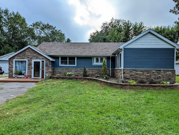 Ivy Rose Lawns Picture 4