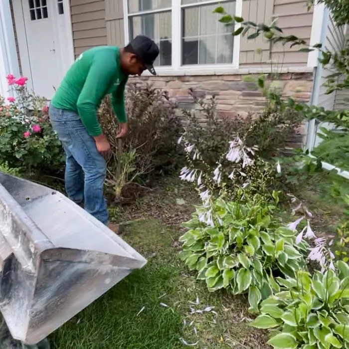 J.E. Landscaping Picture 2