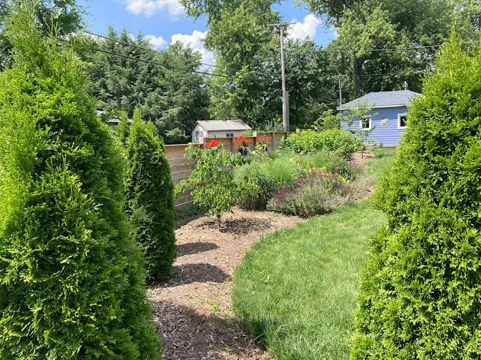 Green Plumb Garden Design Picture 5