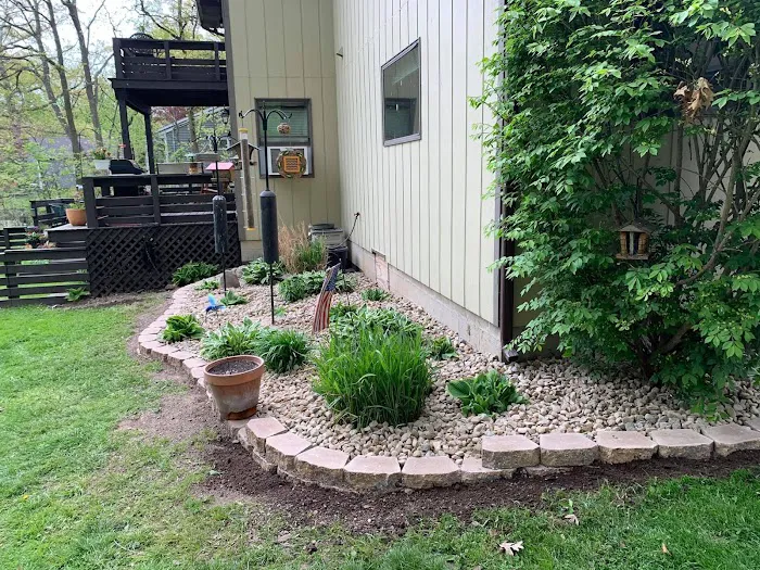 L & J landscaping & lawn care snow removal LLC Picture 1