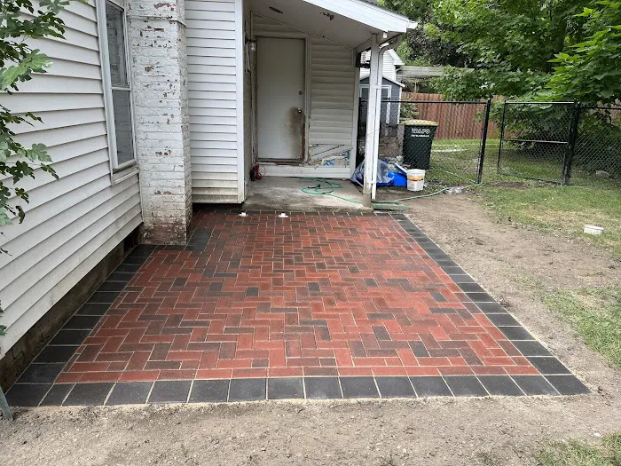 L & J landscaping & lawn care snow removal LLC Picture 2