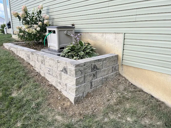 L & J landscaping & lawn care snow removal LLC Picture 4