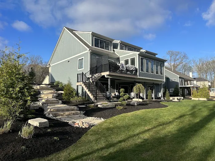 Del Real's Landscaping Picture 2