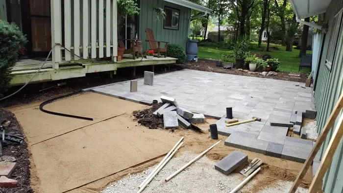 D and G Landscaping and Snow Removal Picture 4