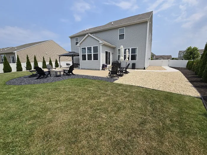 D and G Landscaping and Snow Removal Picture 5