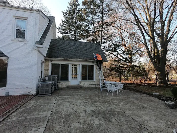 D and G Landscaping and Snow Removal Picture 1