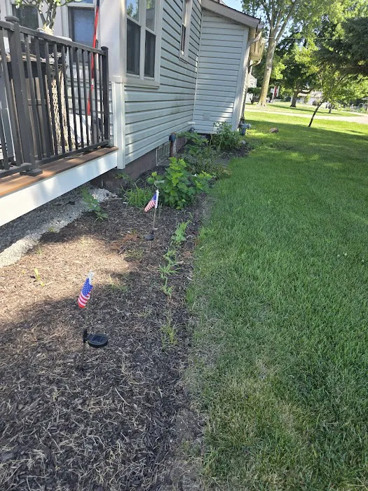 Busted Knuckles Landscaping, L.L.C. Picture 3