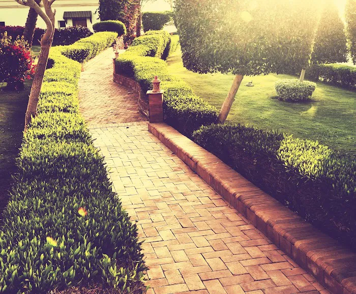 DeKalb-Sycamore Lawn Care Picture 9