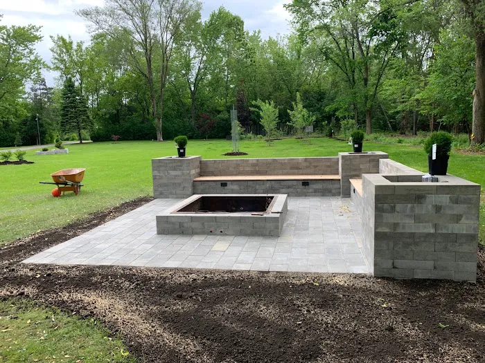 Apple Leaf Landscaping Co. Picture 8