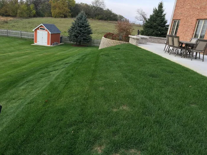 Apple Leaf Landscaping Co. Picture 3