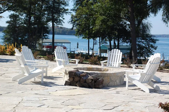 Stonetree Landscapes Inc Picture 3