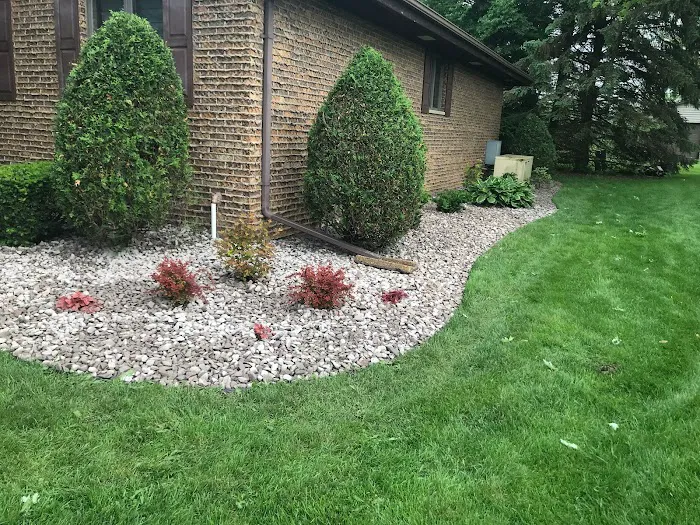 Prairie Ridge Lawn Service Picture 3