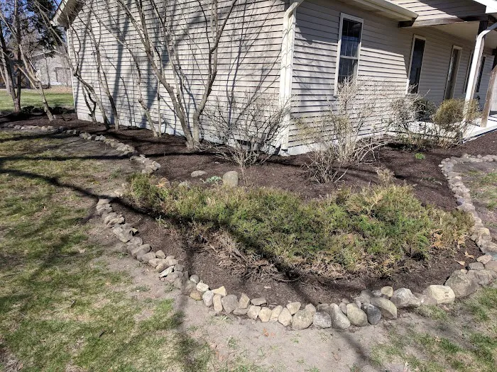 Aaron's Lawn Care Picture 3