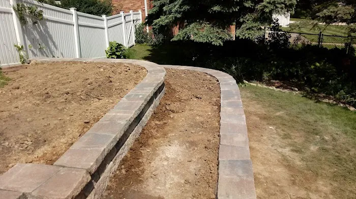 Lawn Maintenance Services Picture 10