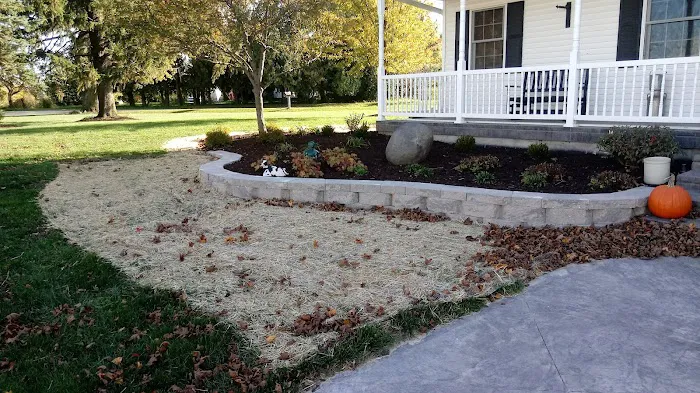 Lawn Maintenance Services Picture 3