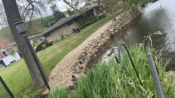 Rock Spring Landscape & Construction Picture 3