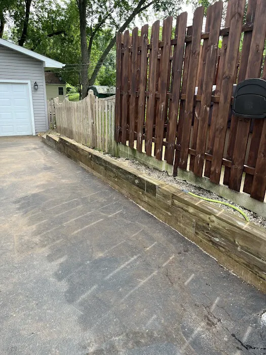 E & J Landscaping Picture 5