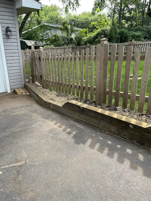 E & J Landscaping Picture 6