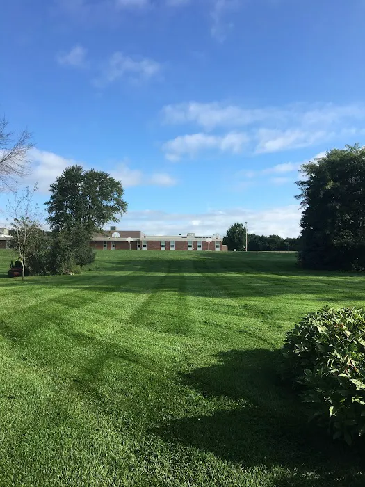 Geneva Landscapes and Maintenance llc. Picture 2