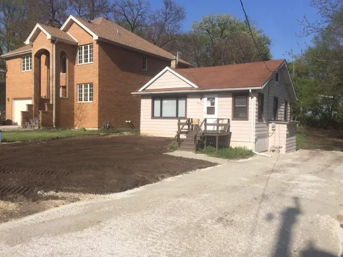 Geneva Landscapes and Maintenance llc. Picture 10