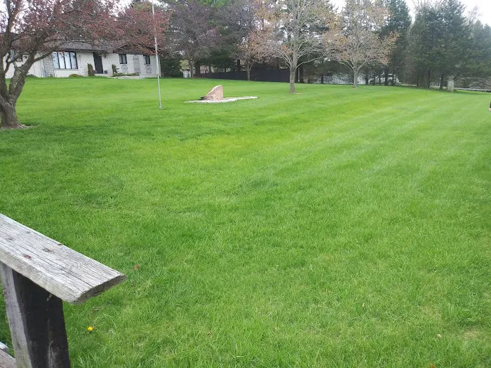 Two Ton's Plowing and landscaping service Picture 2