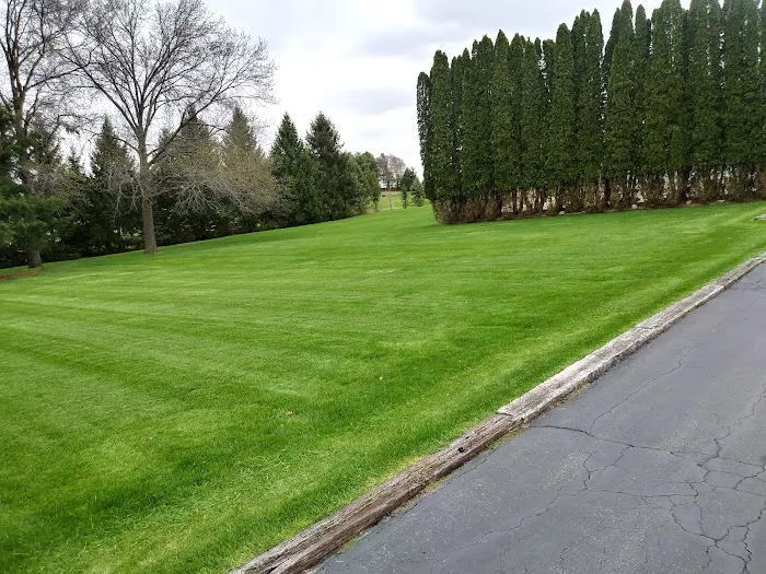 Two Ton's Plowing and landscaping service Picture 4