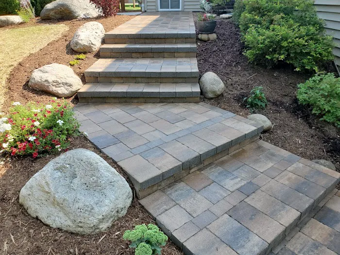 Rquality Landscape LLC Picture 4