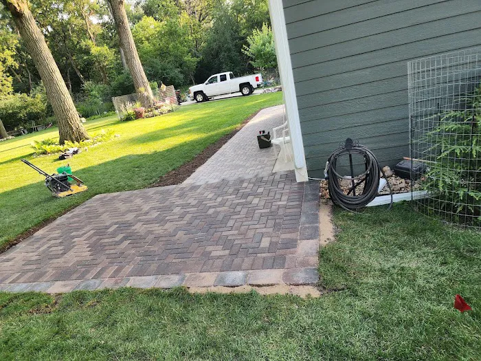 VK Landscaping Picture 3