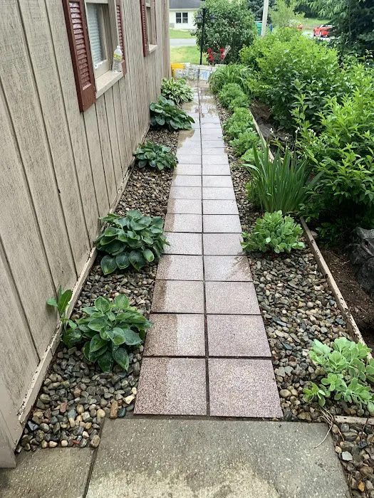 Mike's Landscaping Picture 9
