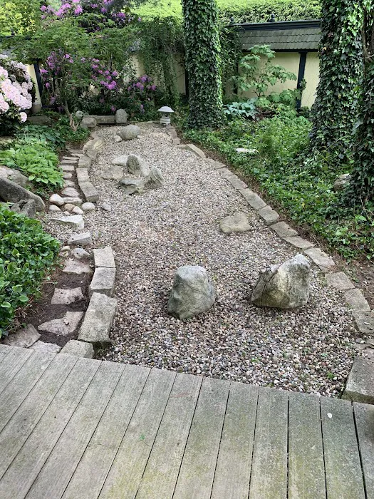 Mike's Landscaping Picture 2