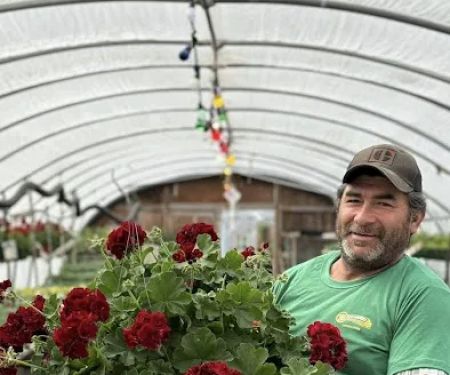 Peru Greenhouses & Landscaping