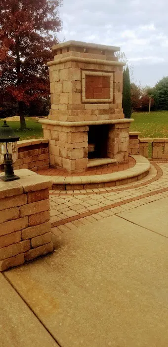River Landscaping & Tree Service Picture 2
