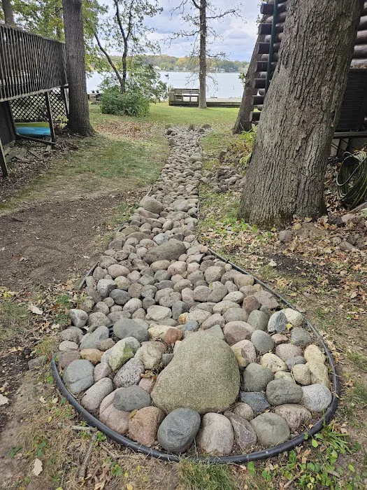 Lee's Lawn service and Landscaping Picture 1